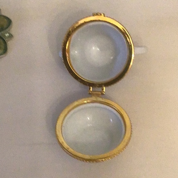 Lovely ceramic tea pot, hinged box- very good condition - Picture 3 of 5